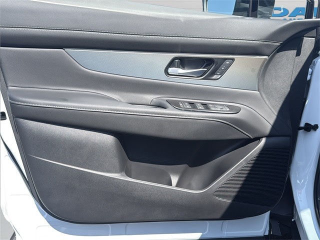 Nissan Murano Vehicle Full-screen Gallery Image 26