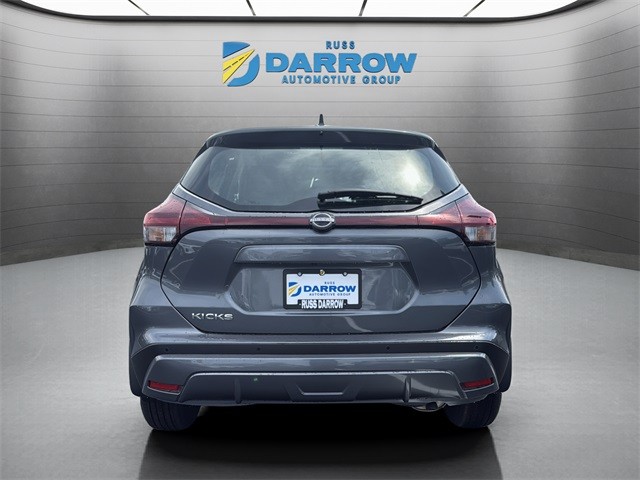 Nissan Kicks Play Vehicle Full-screen Gallery Image 3