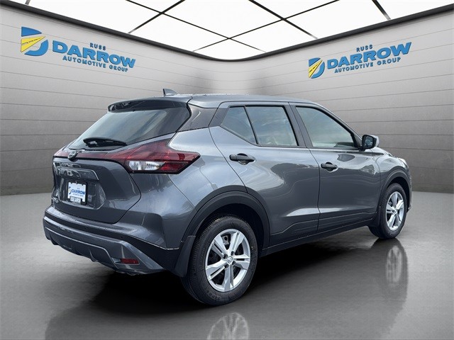 Nissan Kicks Play Vehicle Full-screen Gallery Image 4