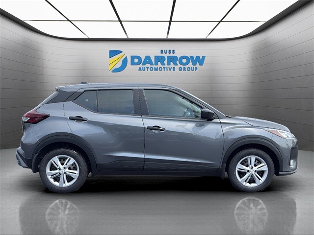 Nissan Kicks Play Vehicle Full-screen Gallery Image 5