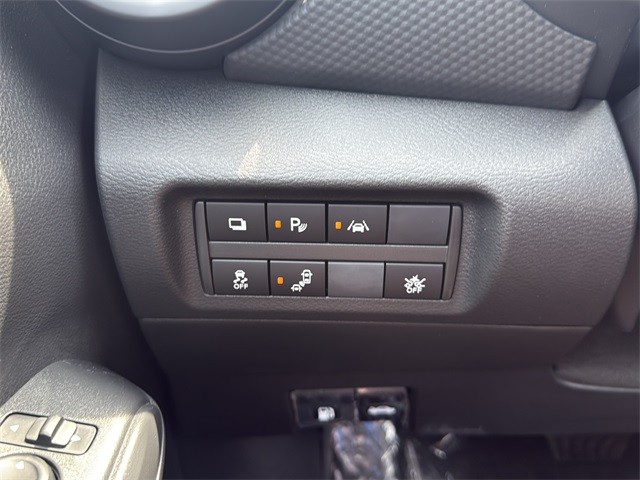 Nissan Kicks Play Vehicle Full-screen Gallery Image 9