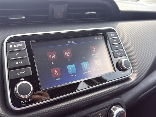 Nissan Kicks Play Vehicle Full-screen Gallery Image 15