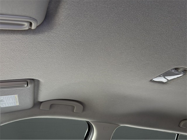 Nissan Kicks Play Vehicle Full-screen Gallery Image 21