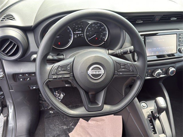 Nissan Kicks Play Vehicle Full-screen Gallery Image 22