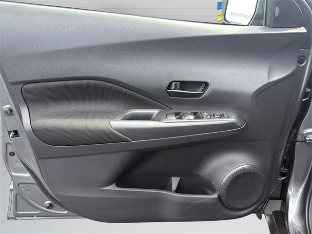 Nissan Kicks Play Vehicle Full-screen Gallery Image 23