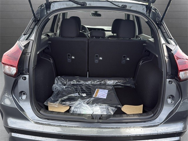 Nissan Kicks Play Vehicle Full-screen Gallery Image 27