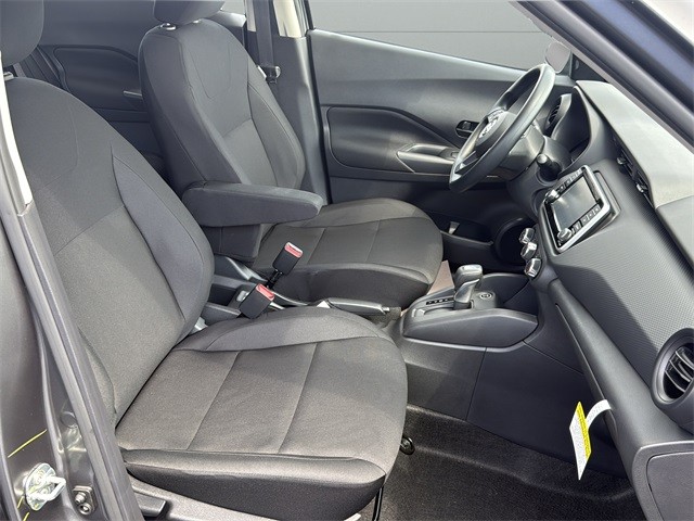 Nissan Kicks Play Vehicle Full-screen Gallery Image 29