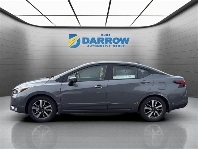 Nissan Versa Vehicle Full-screen Gallery Image 2