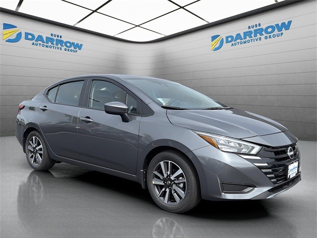 Nissan Versa Vehicle Full-screen Gallery Image 7