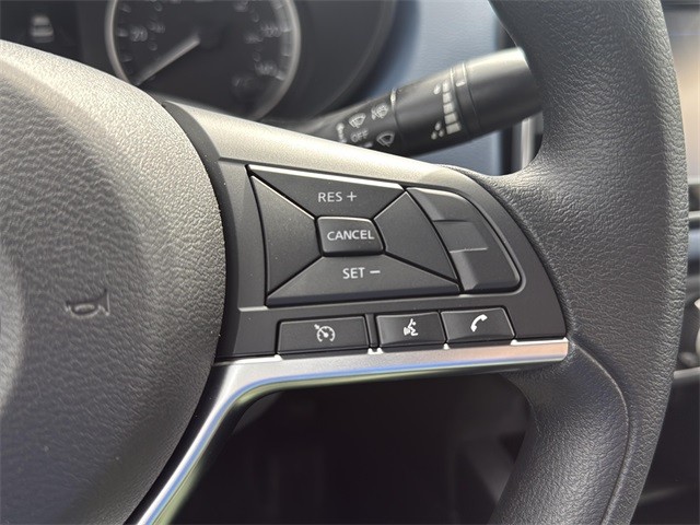 Nissan Versa Vehicle Full-screen Gallery Image 19