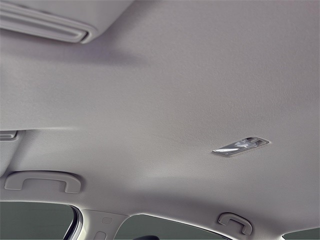 Nissan Versa Vehicle Full-screen Gallery Image 22