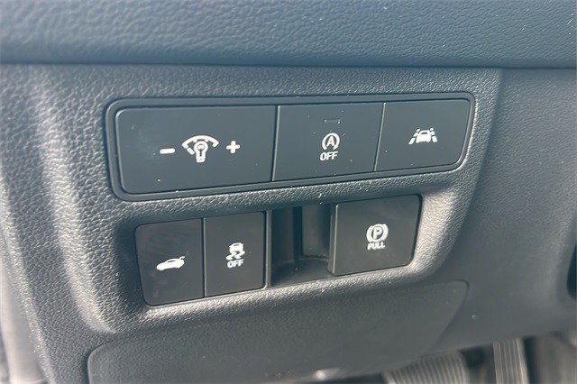 Hyundai Sonata Vehicle Full-screen Gallery Image 10