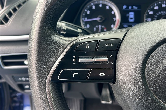 Hyundai Sonata Vehicle Full-screen Gallery Image 12