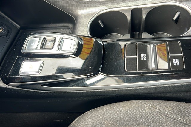 Hyundai Sonata Vehicle Full-screen Gallery Image 19