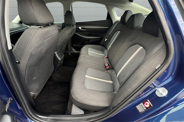 Hyundai Sonata Vehicle Full-screen Gallery Image 20