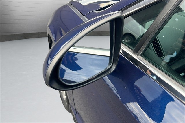 Hyundai Sonata Vehicle Full-screen Gallery Image 25