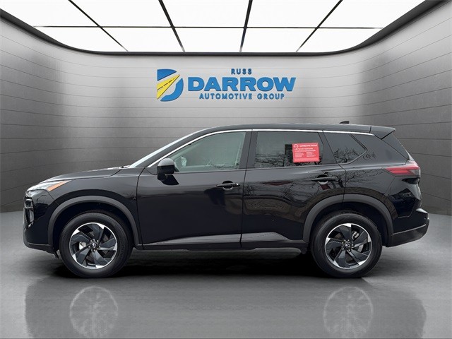 Nissan Rogue Vehicle Full-screen Gallery Image 2