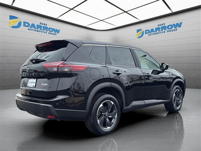 Nissan Rogue Vehicle Full-screen Gallery Image 5