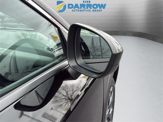 Nissan Rogue Vehicle Full-screen Gallery Image 10