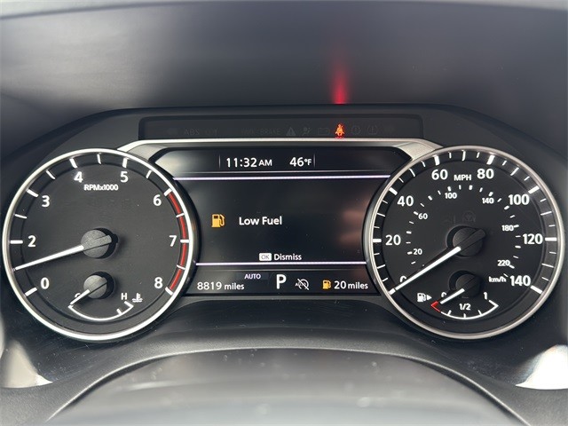 Nissan Rogue Vehicle Full-screen Gallery Image 27