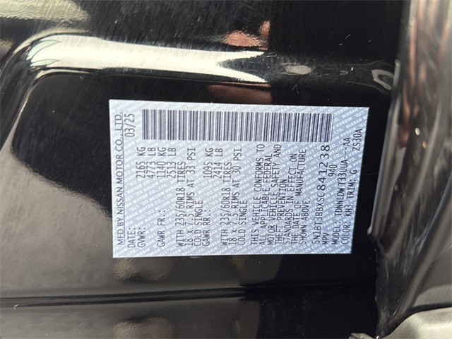 Nissan Rogue Vehicle Full-screen Gallery Image 31