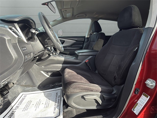 Nissan Murano Vehicle Full-screen Gallery Image 15