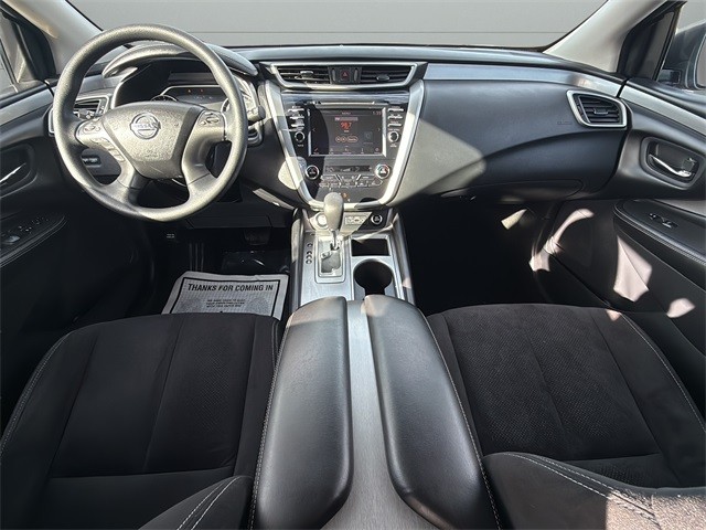 Nissan Murano Vehicle Full-screen Gallery Image 17