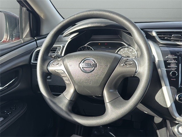 Nissan Murano Vehicle Full-screen Gallery Image 18