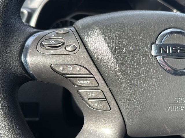 Nissan Murano Vehicle Full-screen Gallery Image 19