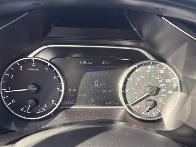 Nissan Murano Vehicle Full-screen Gallery Image 27