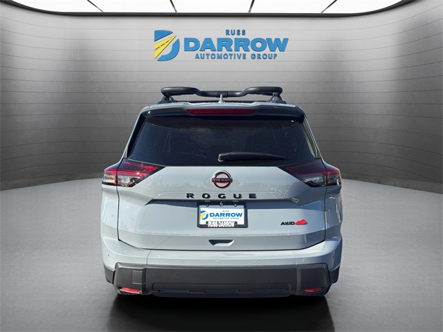 Nissan Rogue Vehicle Full-screen Gallery Image 4