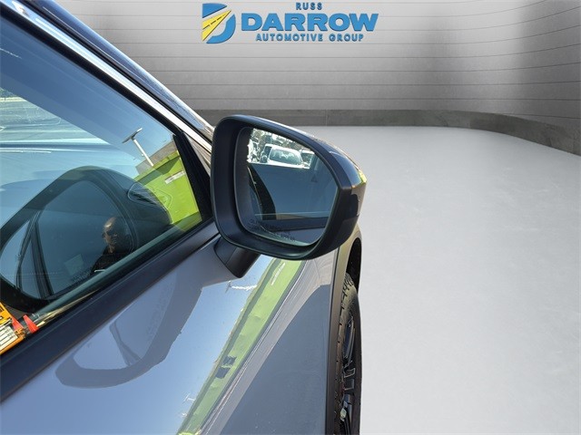 Nissan Rogue Vehicle Full-screen Gallery Image 10