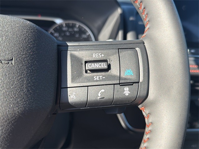 Nissan Rogue Vehicle Full-screen Gallery Image 20