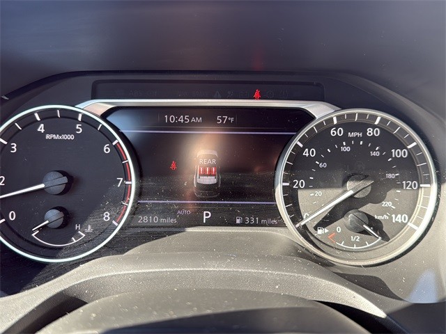 Nissan Rogue Vehicle Full-screen Gallery Image 27