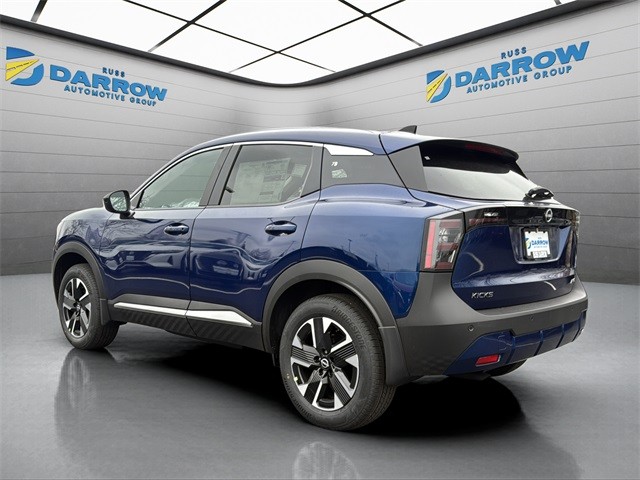 Nissan Kicks Vehicle Full-screen Gallery Image 3