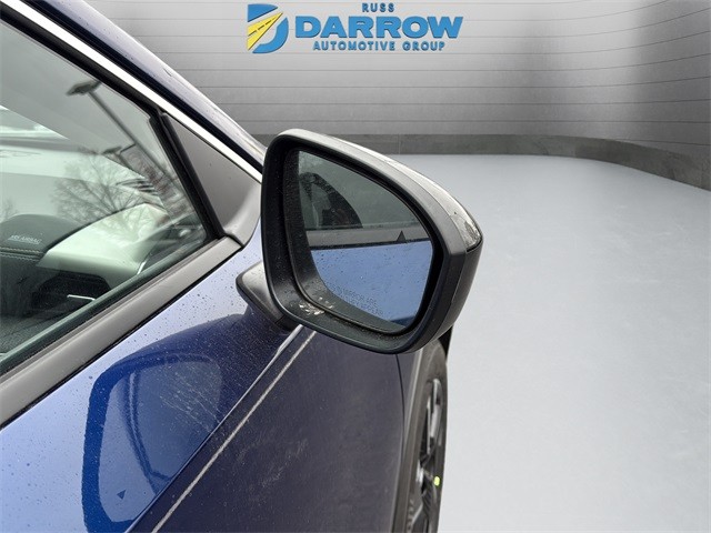 Nissan Kicks Vehicle Full-screen Gallery Image 10