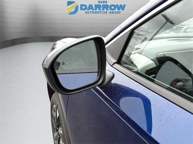 Nissan Kicks Vehicle Full-screen Gallery Image 14