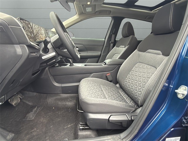 Nissan Kicks Vehicle Full-screen Gallery Image 15