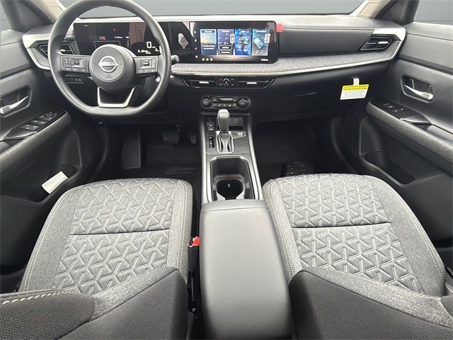 Nissan Kicks Vehicle Full-screen Gallery Image 17