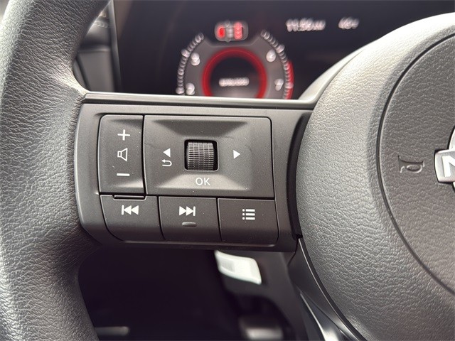 Nissan Kicks Vehicle Full-screen Gallery Image 19