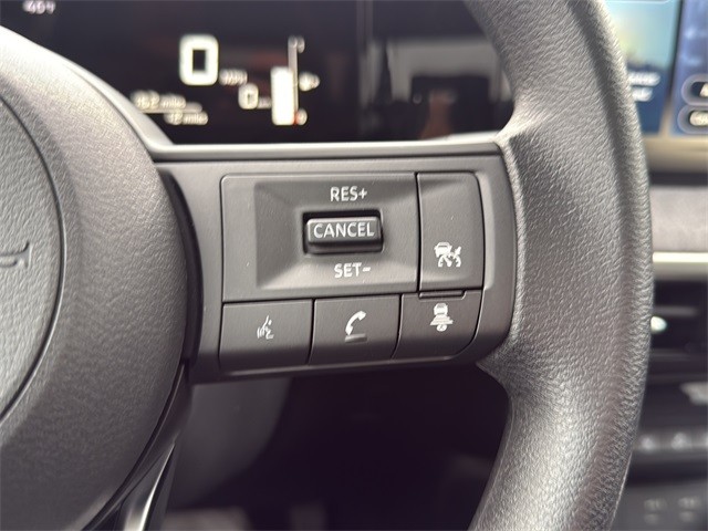 Nissan Kicks Vehicle Full-screen Gallery Image 20