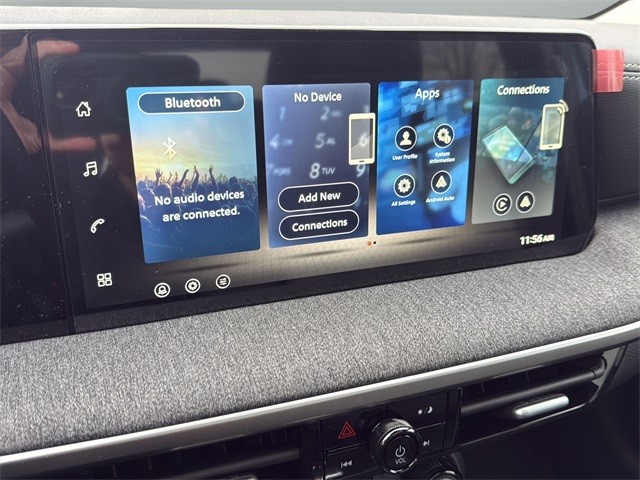 Nissan Kicks Vehicle Full-screen Gallery Image 22