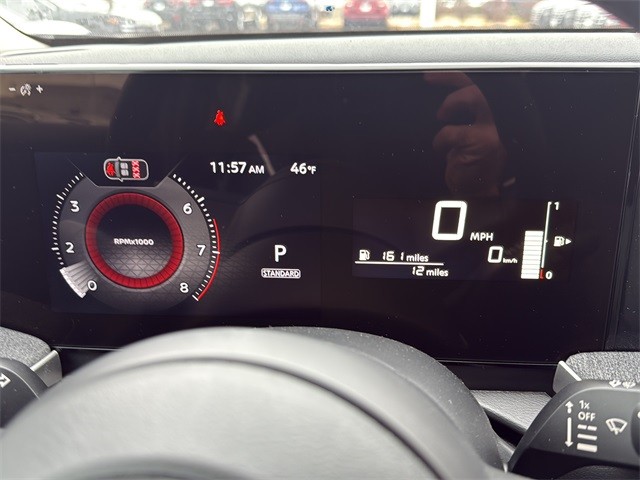 Nissan Kicks Vehicle Full-screen Gallery Image 26