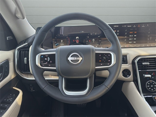 Nissan Armada Vehicle Full-screen Gallery Image 15