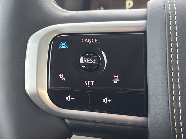 Nissan Armada Vehicle Full-screen Gallery Image 16