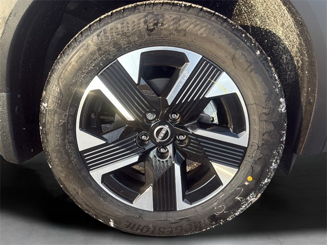 Nissan Kicks Vehicle Full-screen Gallery Image 9