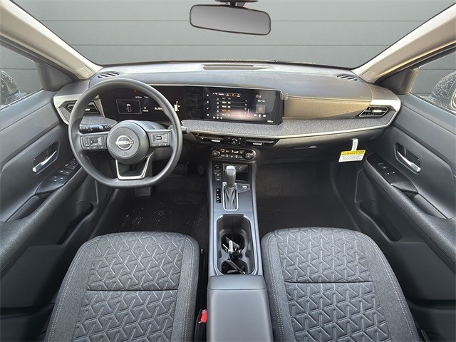 Nissan Kicks Vehicle Full-screen Gallery Image 17