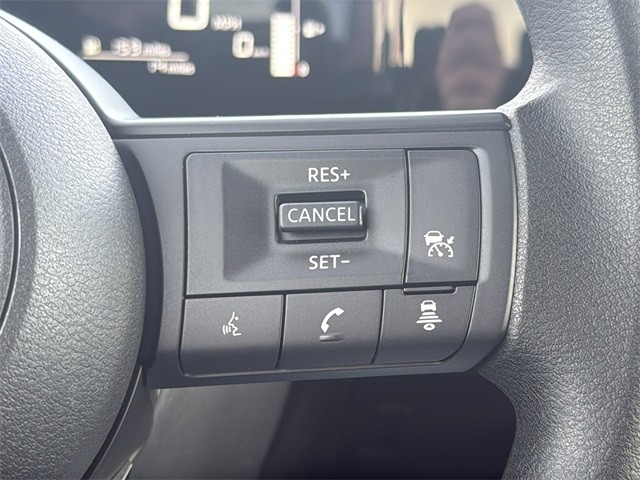 Nissan Kicks Vehicle Full-screen Gallery Image 20