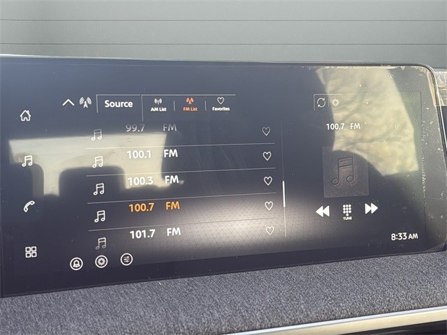Nissan Kicks Vehicle Full-screen Gallery Image 21