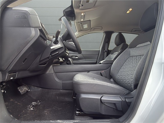 Nissan Kicks Vehicle Full-screen Gallery Image 11